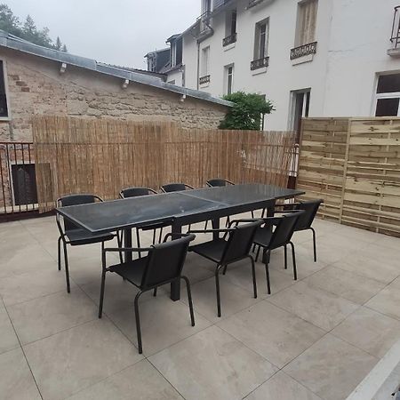 jolie maison face à la dordogne La Bourboule Extérieur photo